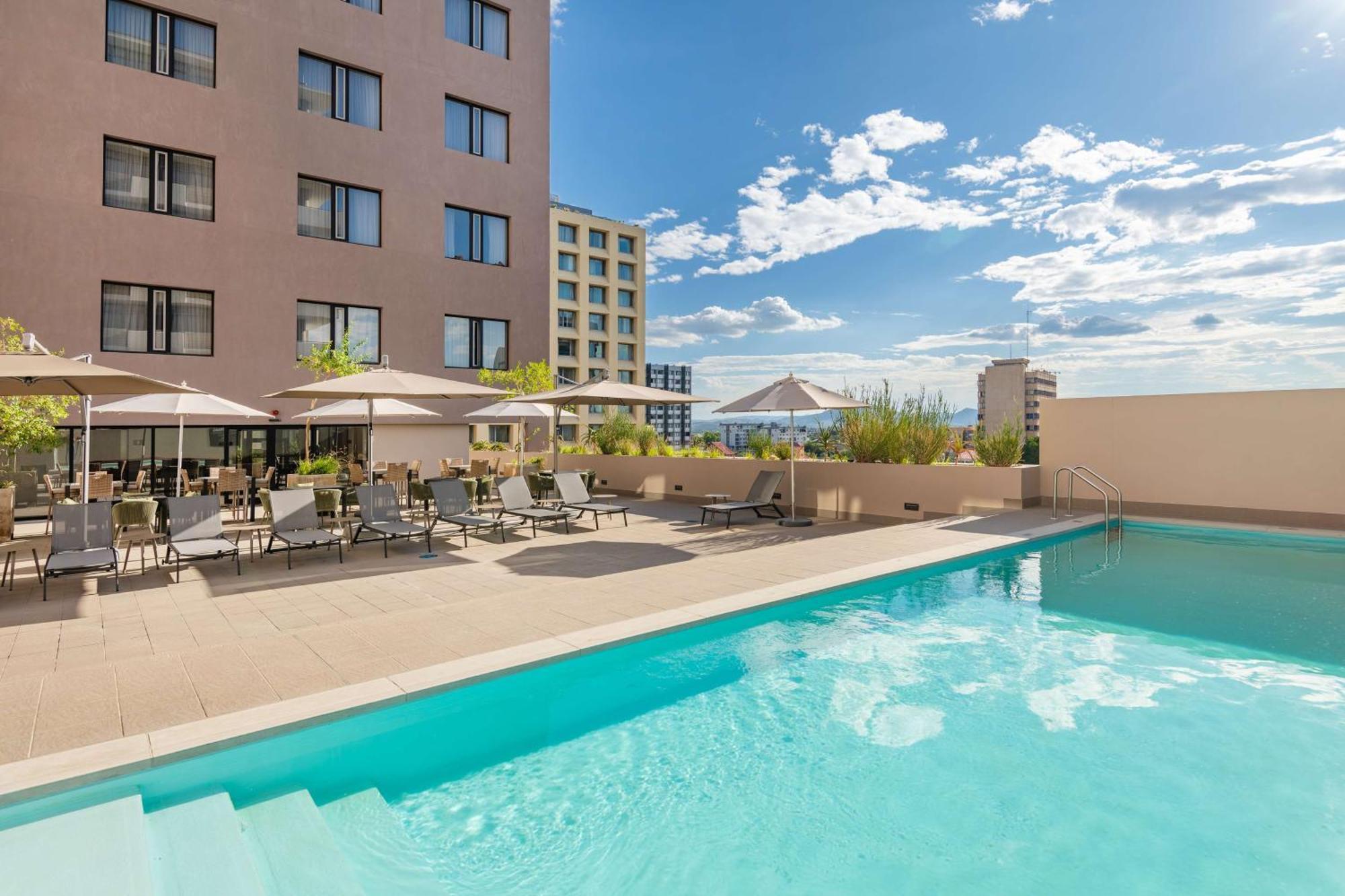 Hilton Garden Inn Windhoek Exterior photo